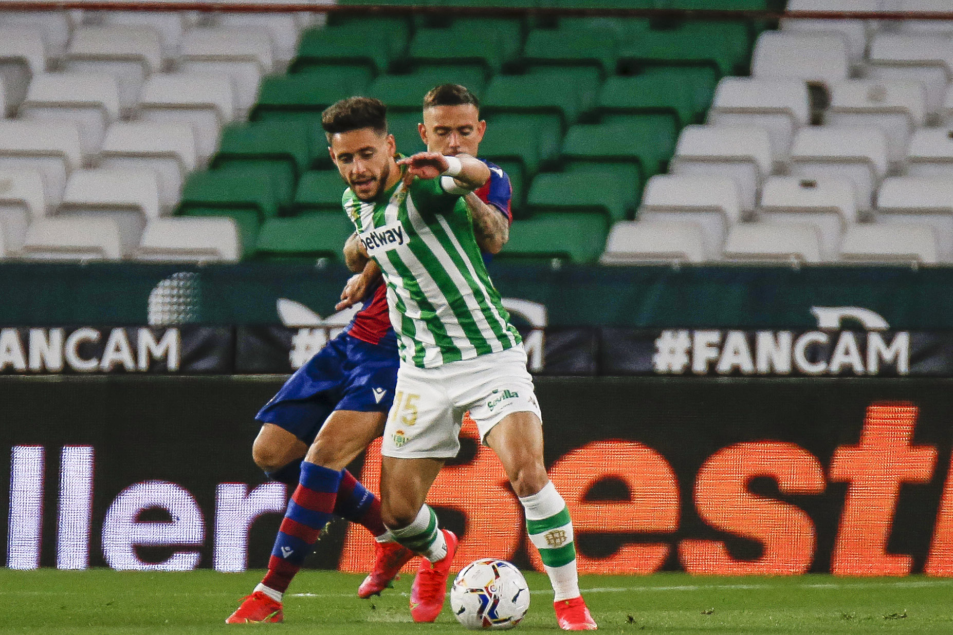 Betis tuvo que pelear para conseguir el triunfo ante el Levante. Foto: Betis