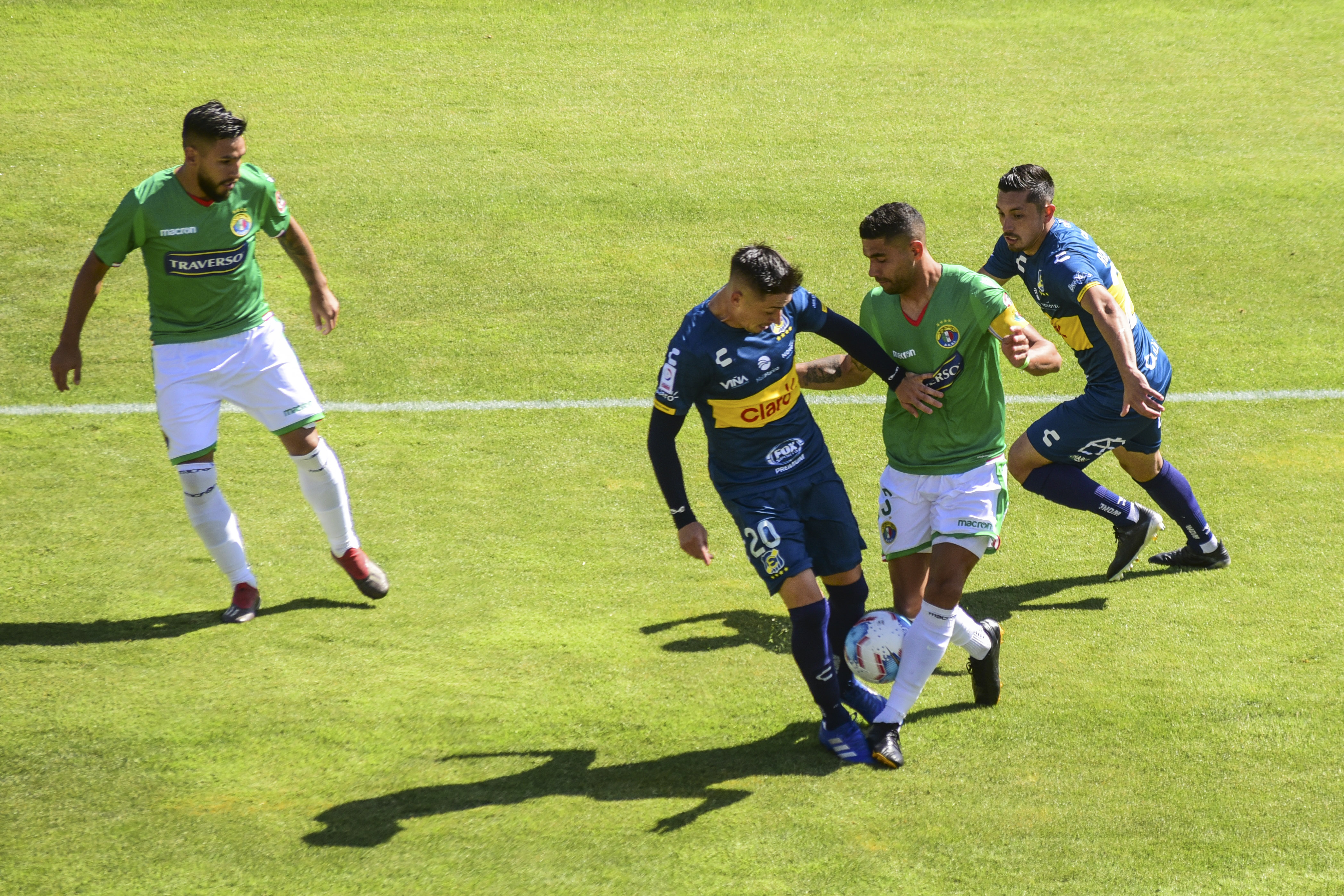 Echeverría fue comparado con un legendario jugador.