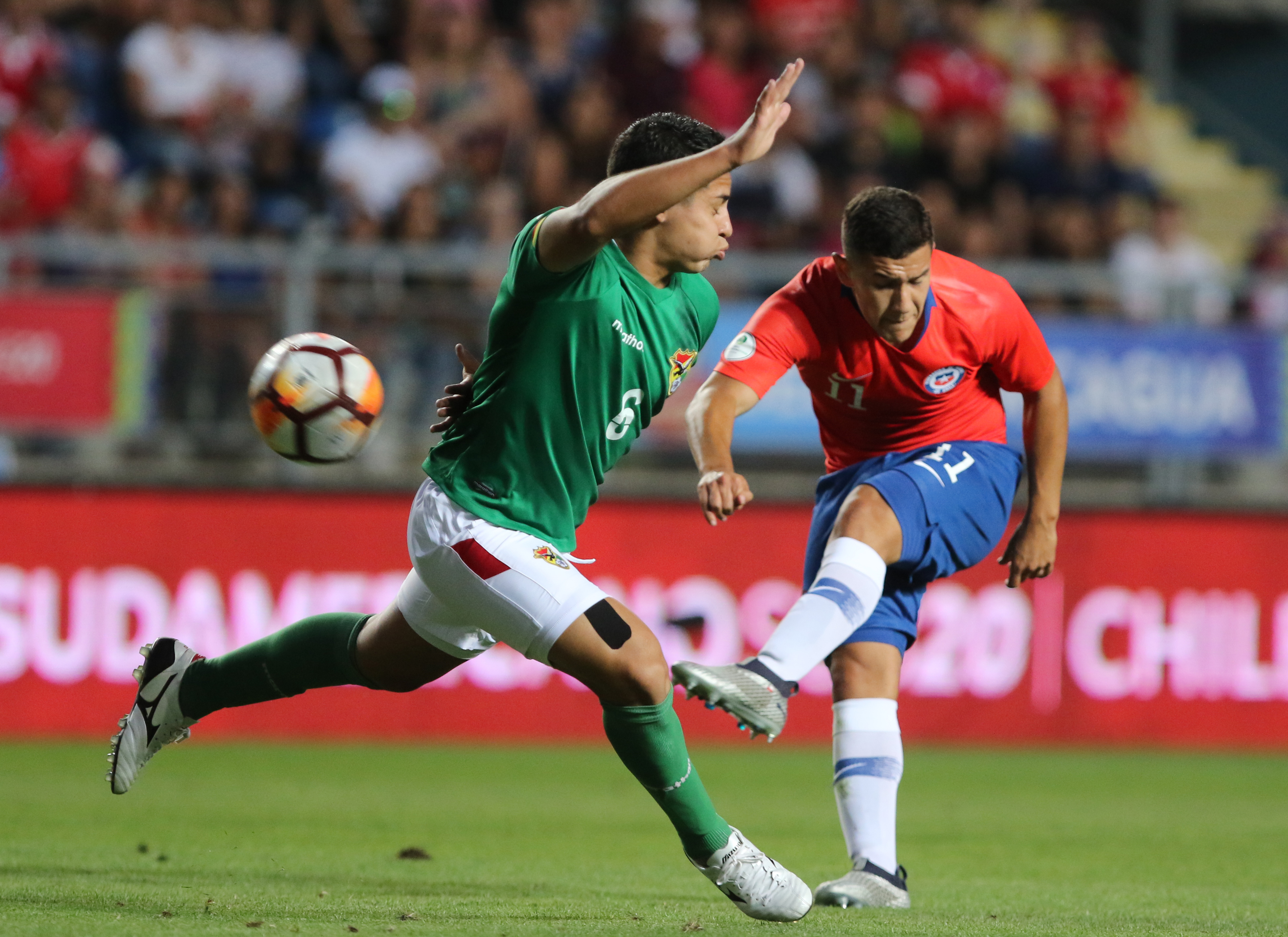 Chile y Bolivia chocan este viernes en nuestro país. Foto: Agencia Uno
