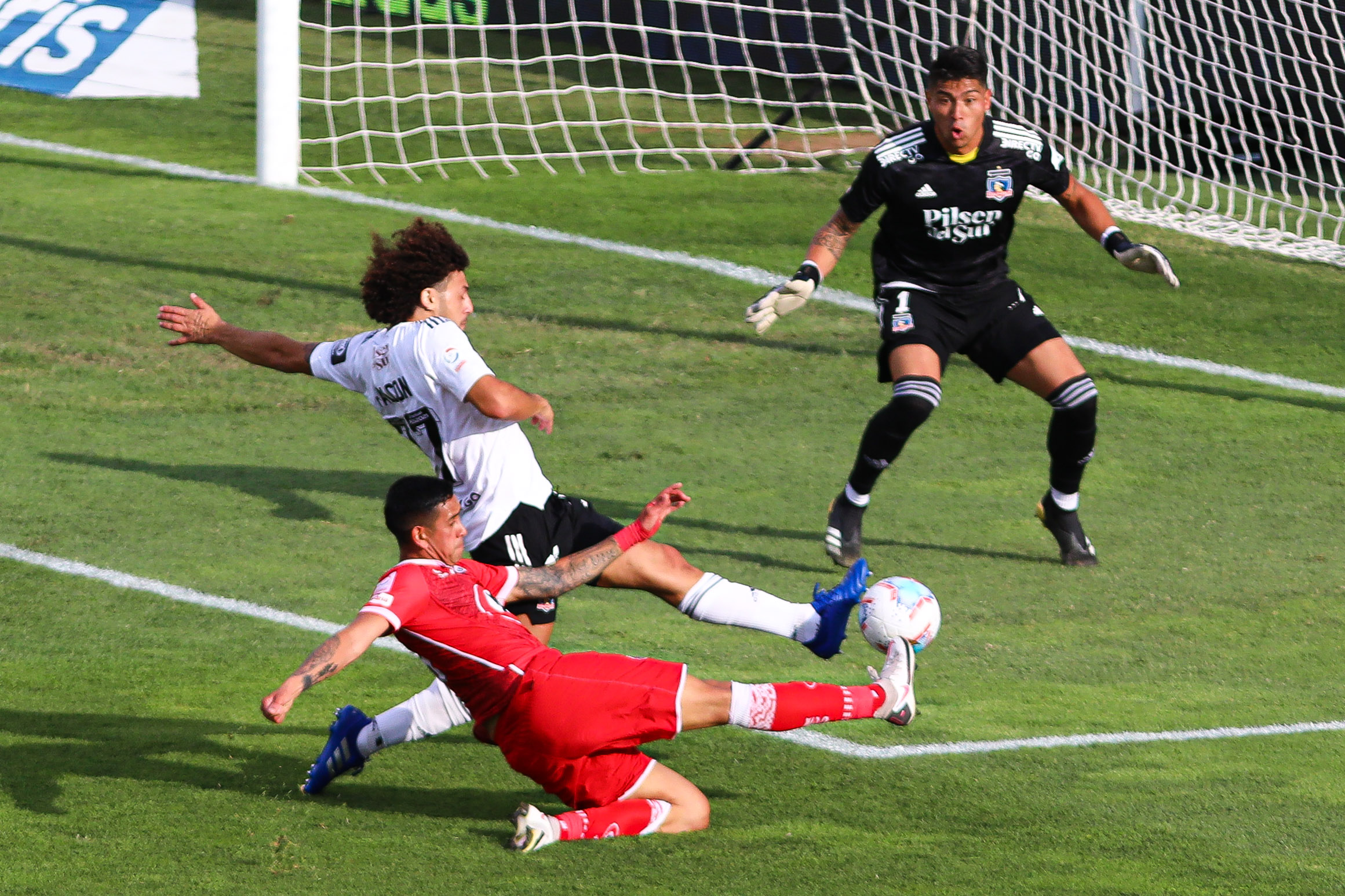 Maxi Falcón no estará presente en el debut ante Unión La Calera, mientras espera castigo. Foto: Agencia Uno