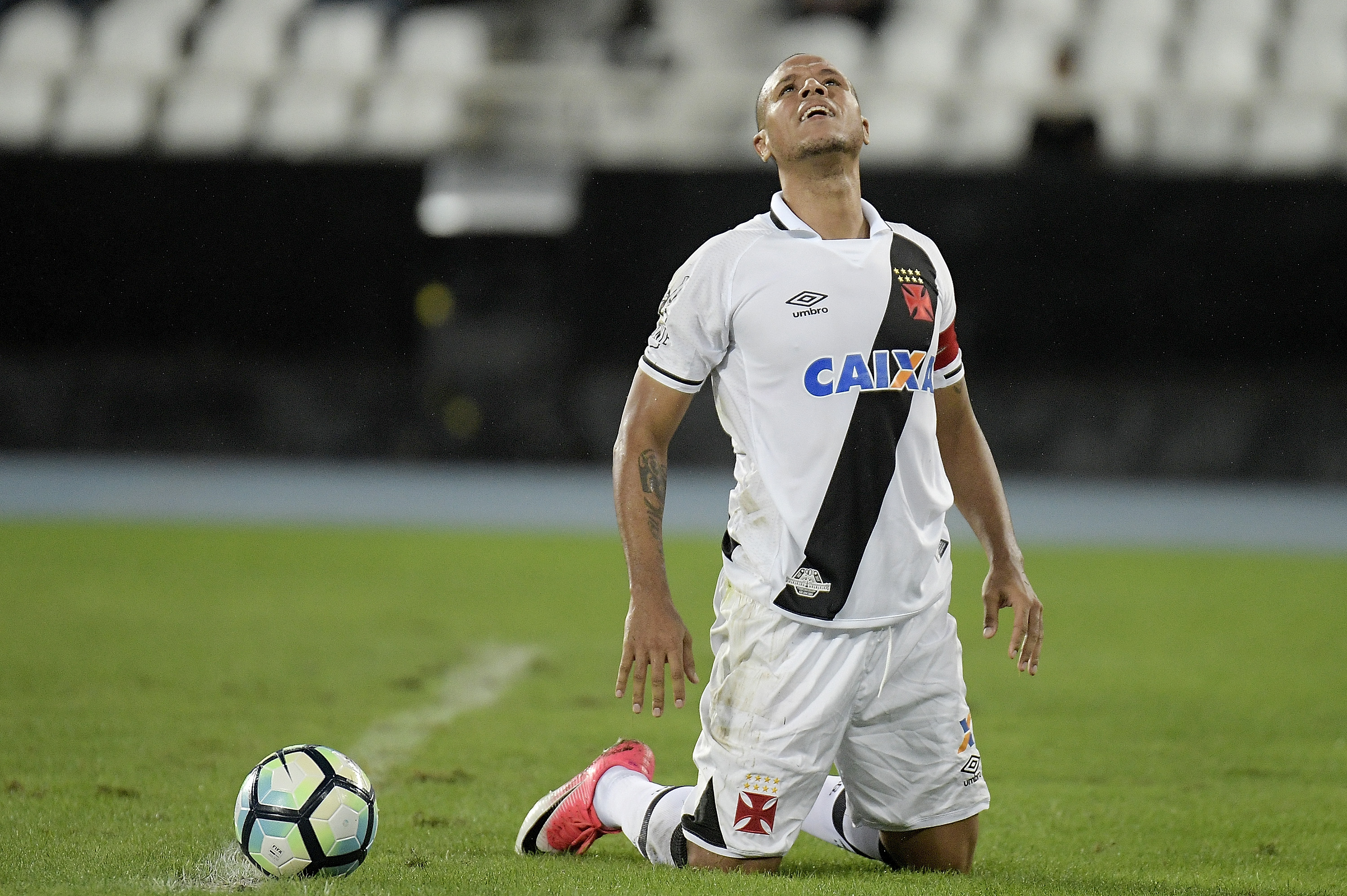 Luis Fabiano con la camiseta de Vasco da Gama, la última que vistió (Getty Images)