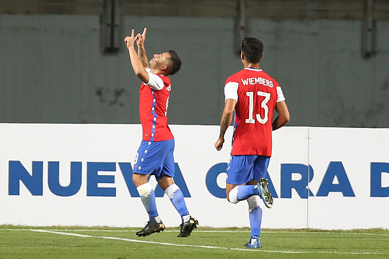Meneses marcó el segundo gol de Chile. (FOTO: Carlos Parra/ANFP)