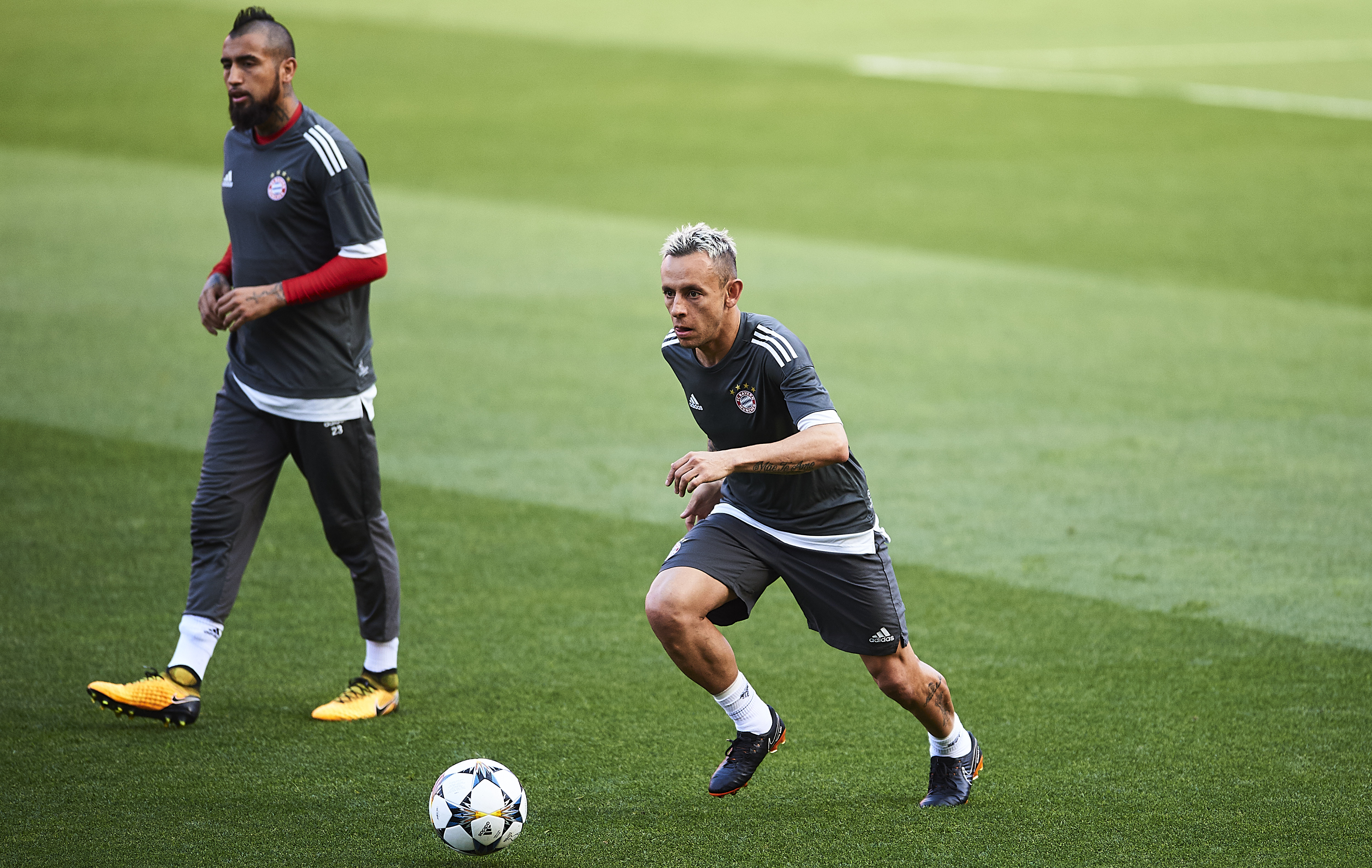 Rafinha coincidió con el King en el Bayern, y hasta hoy mantienen una amistad.