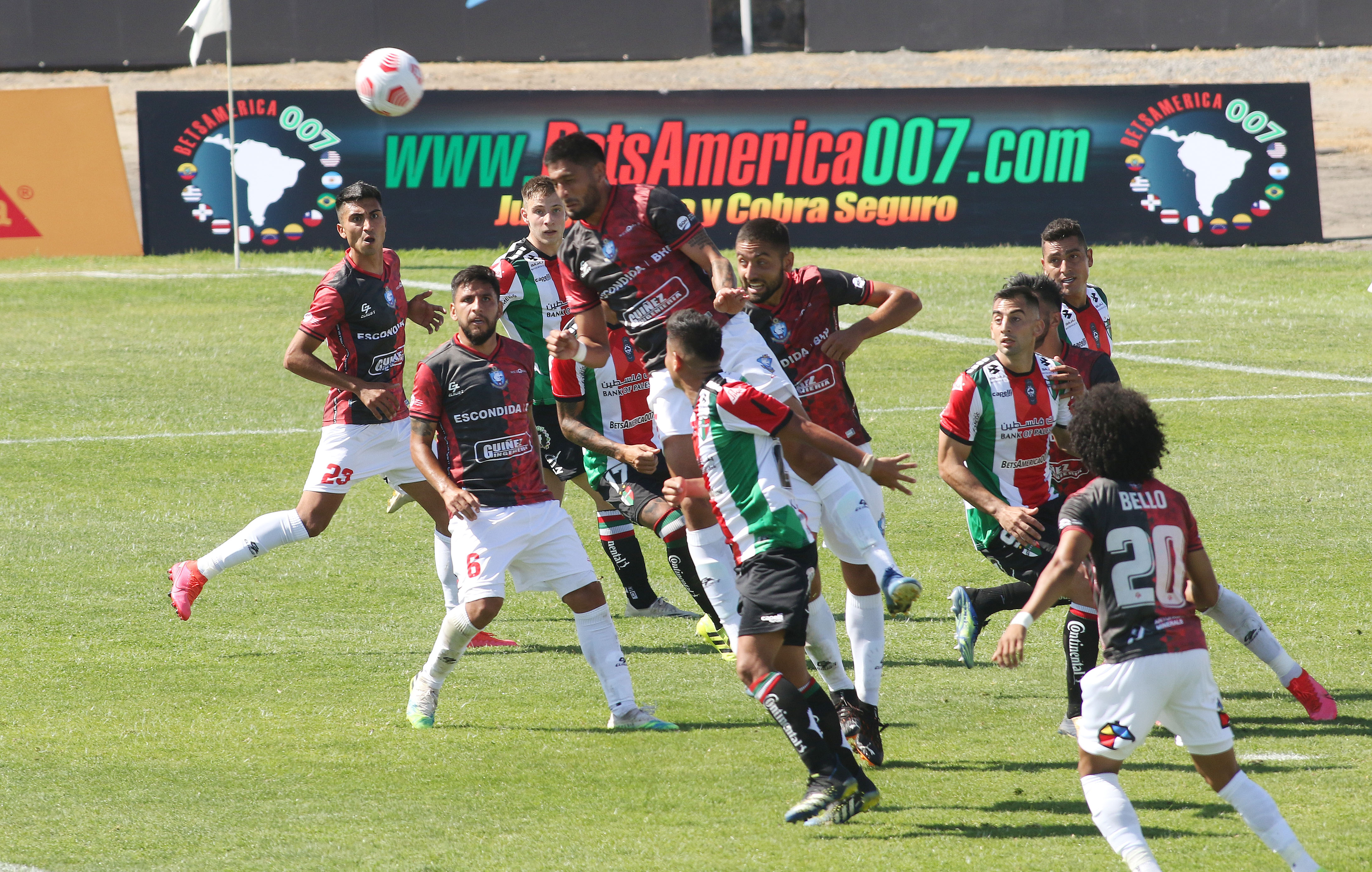 Antofagasta debuto con triunfo por 2-4 contra Palestino en el Torneo Nacional.