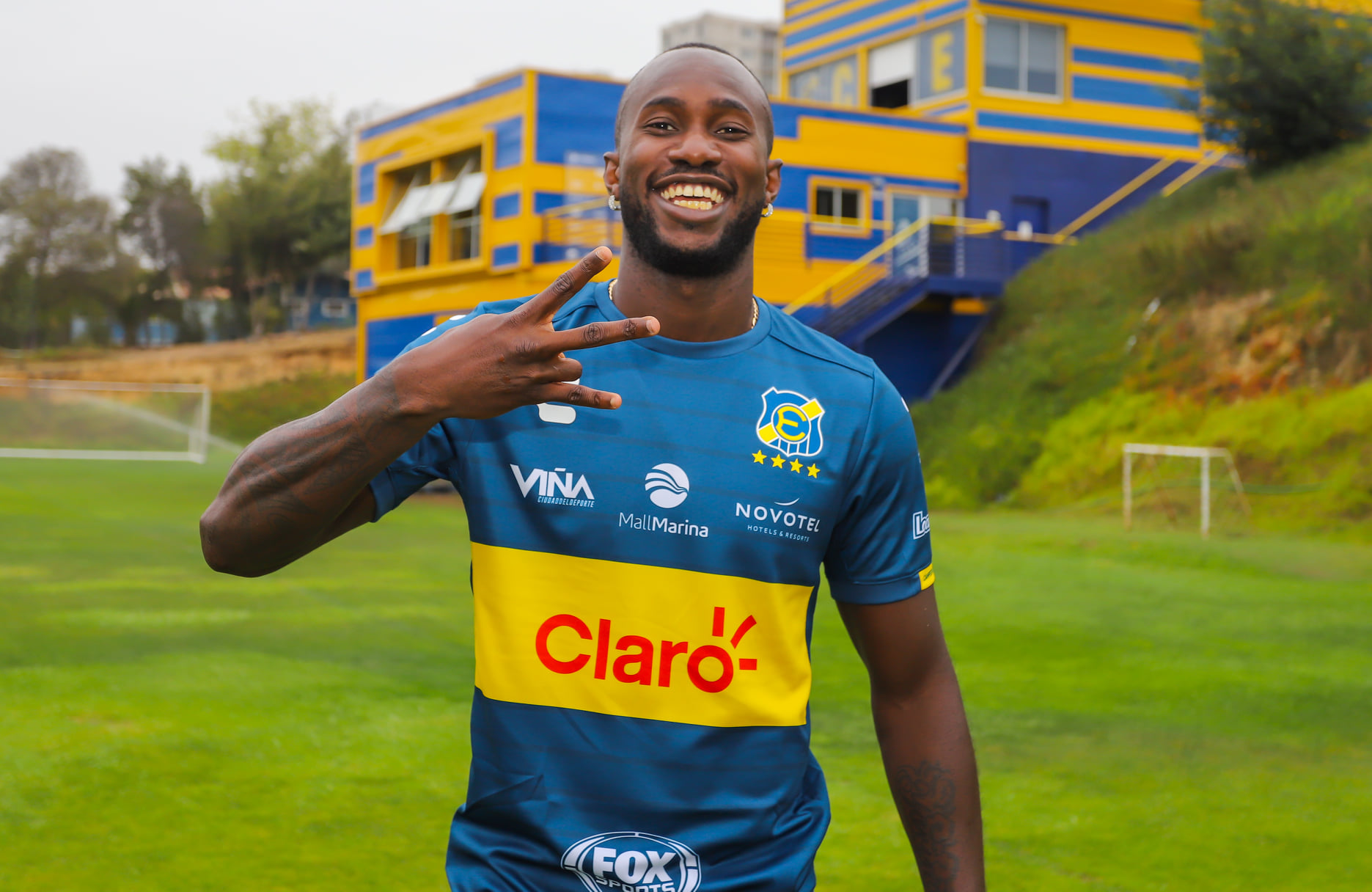 Cecilio Waterman fue oficializado como refuerzo de Everton. Foto: Everton