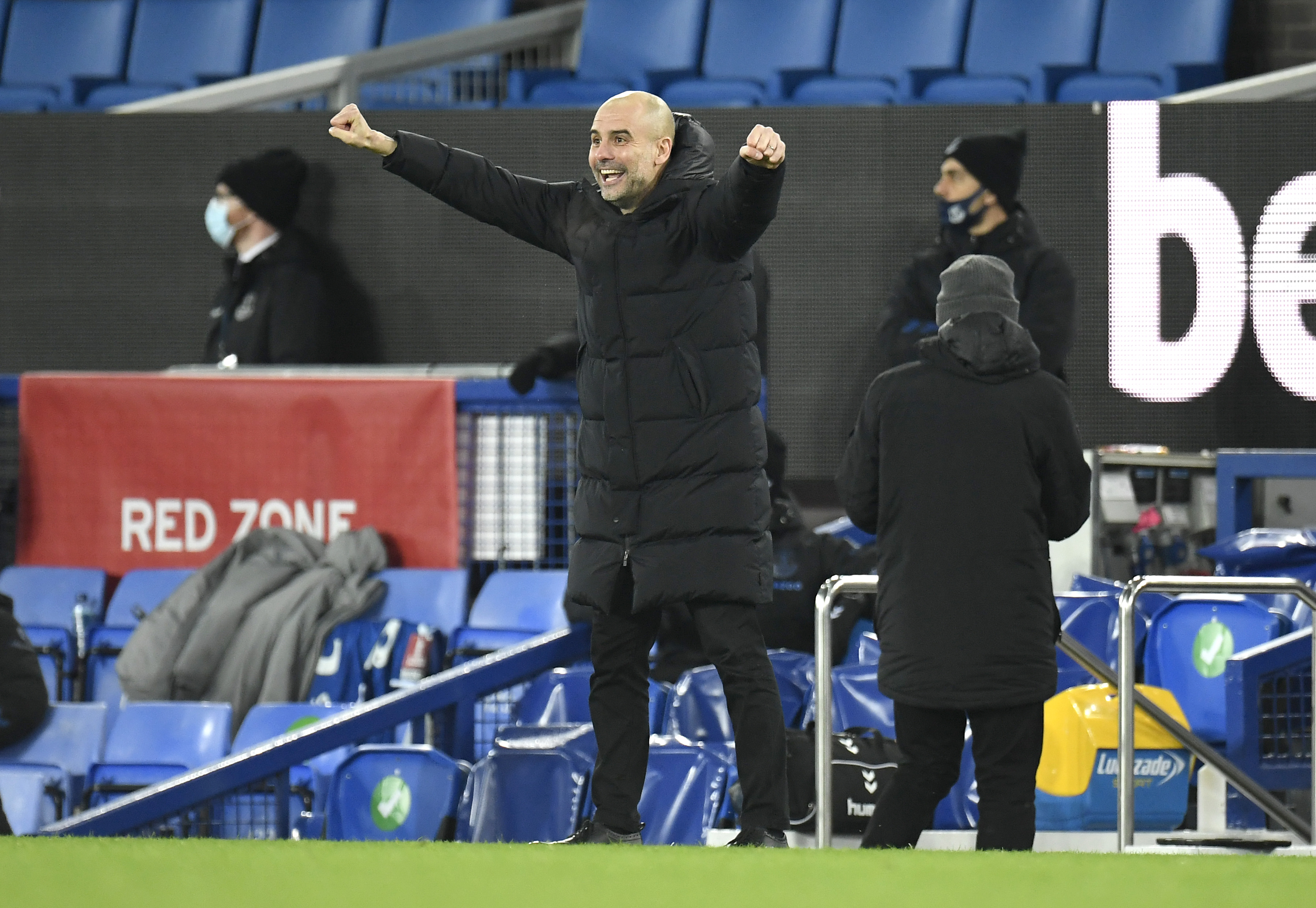 Pep Guardiola tiene todo para celebrar una nueva Premier con el City. (Foto: Getty)