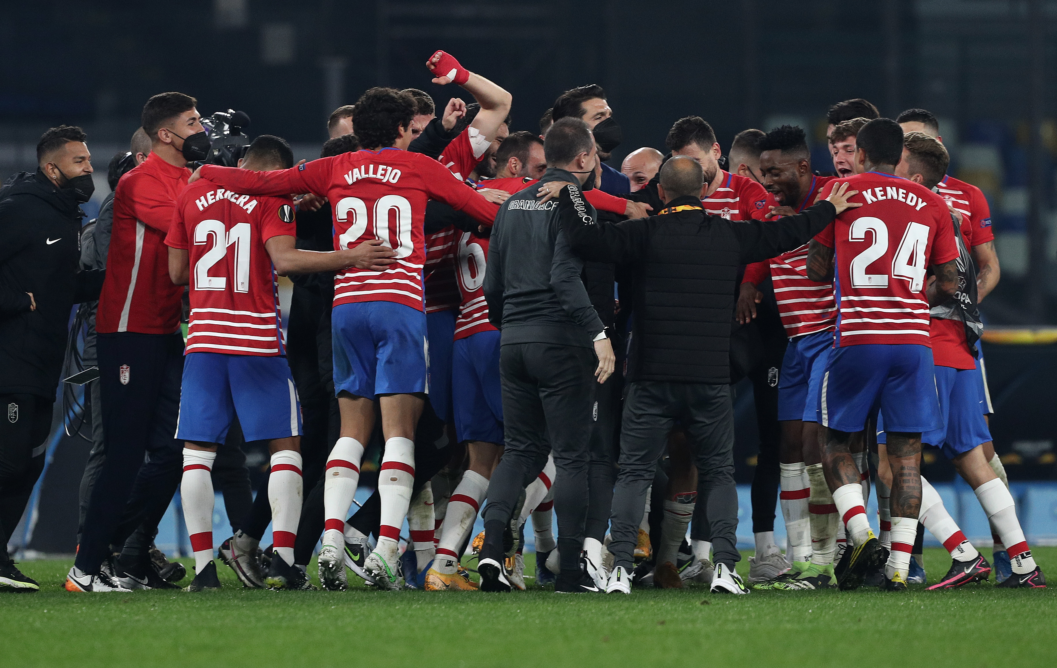 Granada mata gigantes: Ya eliminaron al Napoli y se ilusionan con tumbar a los Diablos rojos. (Foto: Getty)