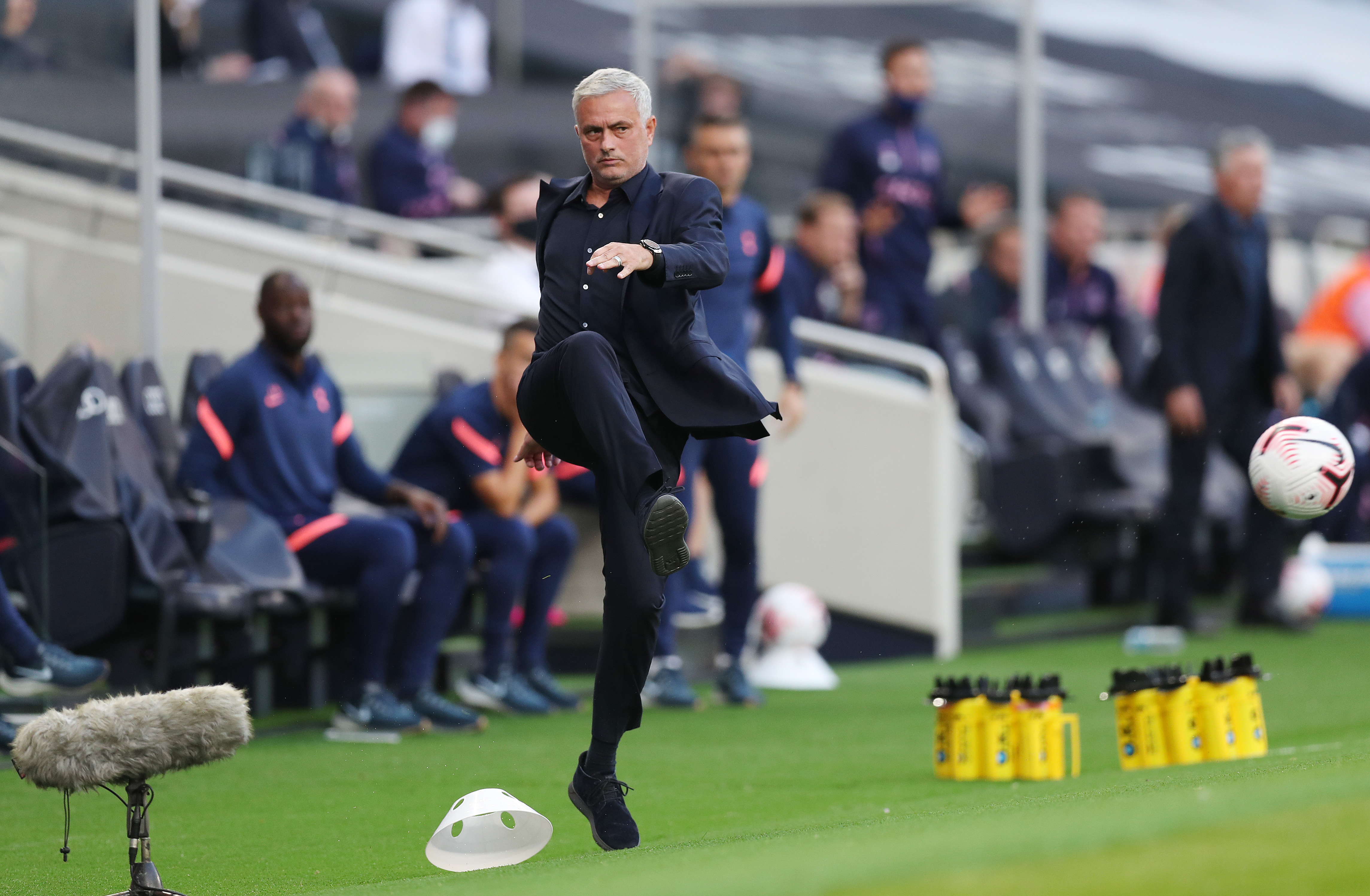 Mou lamentó la muerte del esposo de la Reina Isabel.