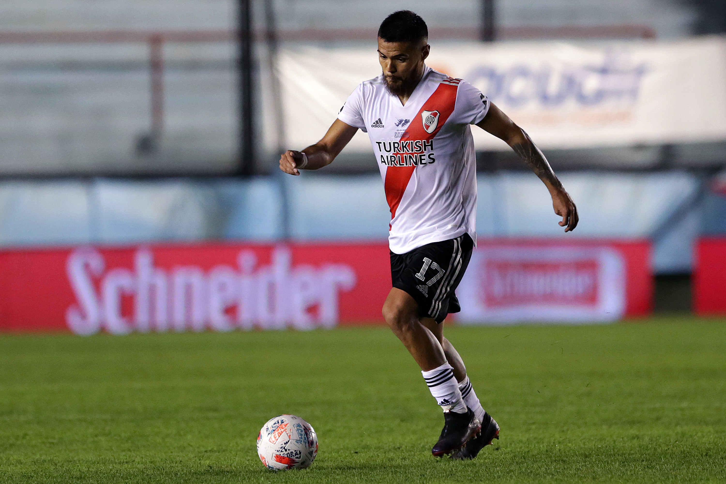 El chileno ya no solo es fijo en el equipo de Gallardo, también es una de las figuras. (Foto: getty)