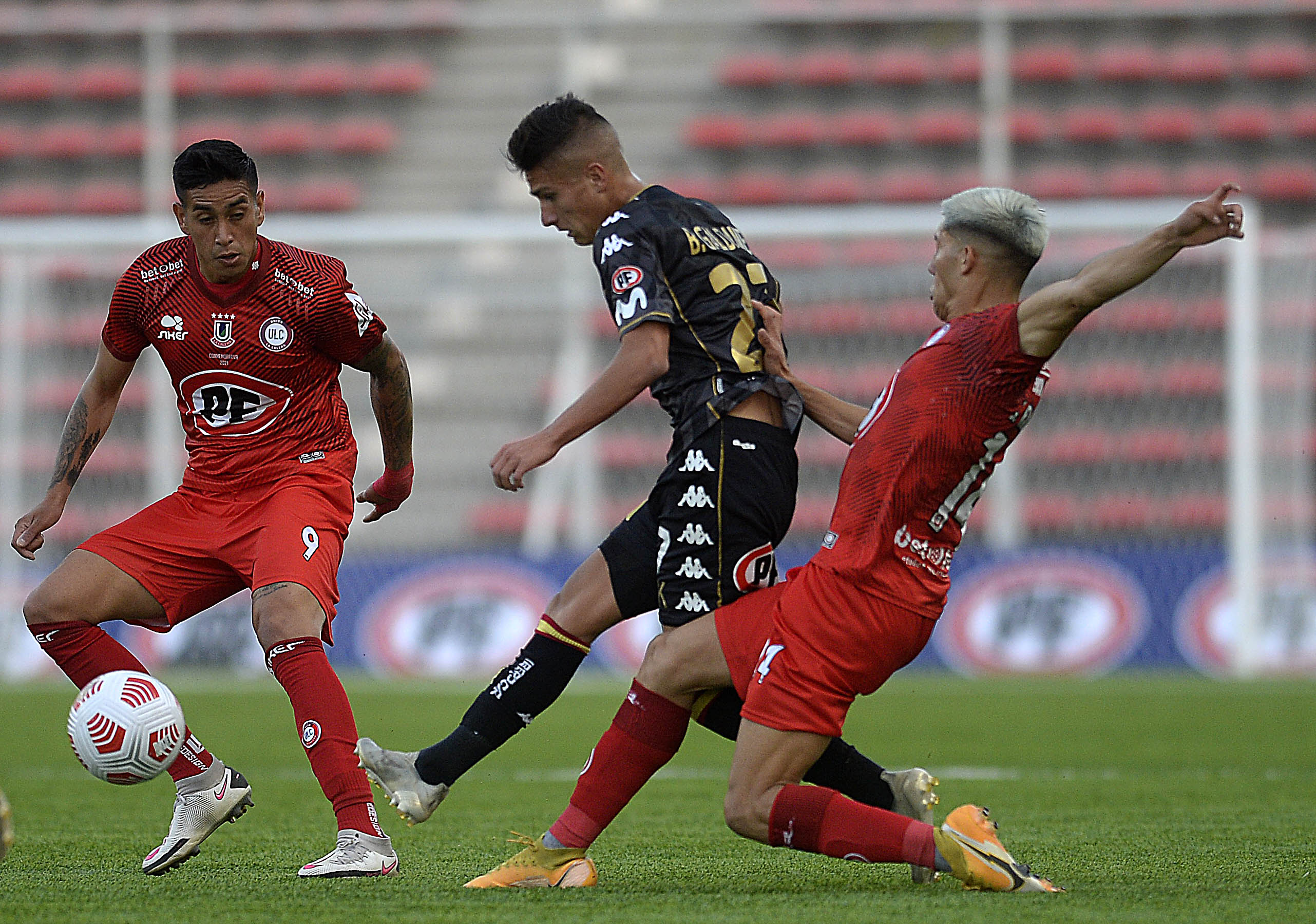 La renovación de Benjamín Galdames generó un terremoto en Unión Española. Foto: Agencia Uno