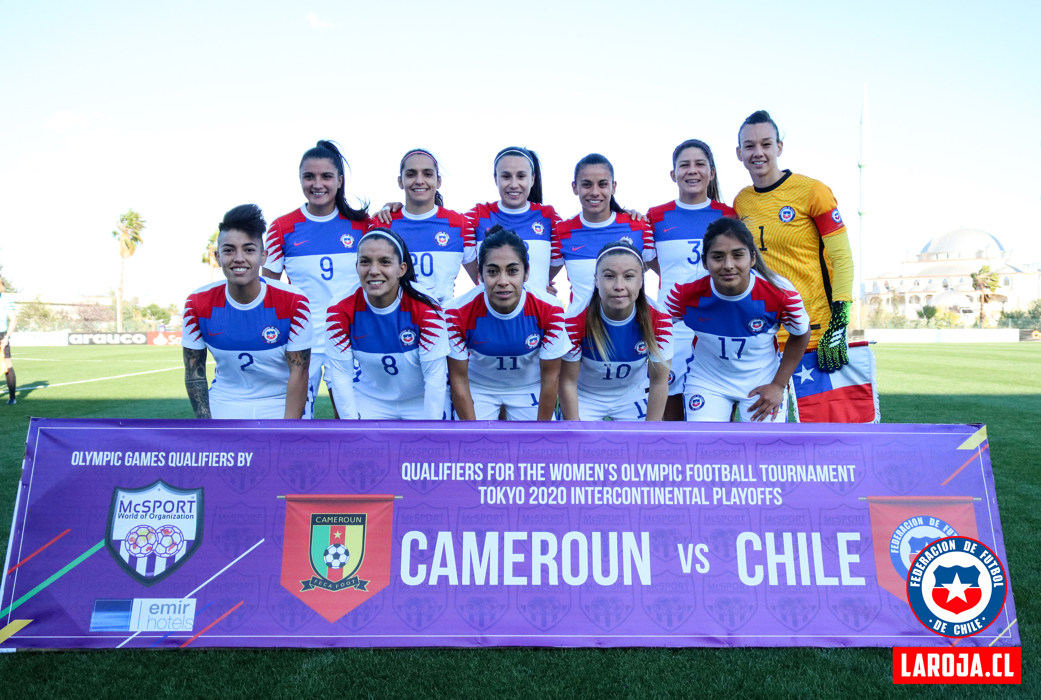 El once titular de la Roja femenina en la ida contra Camerún. Foto: ANFP.