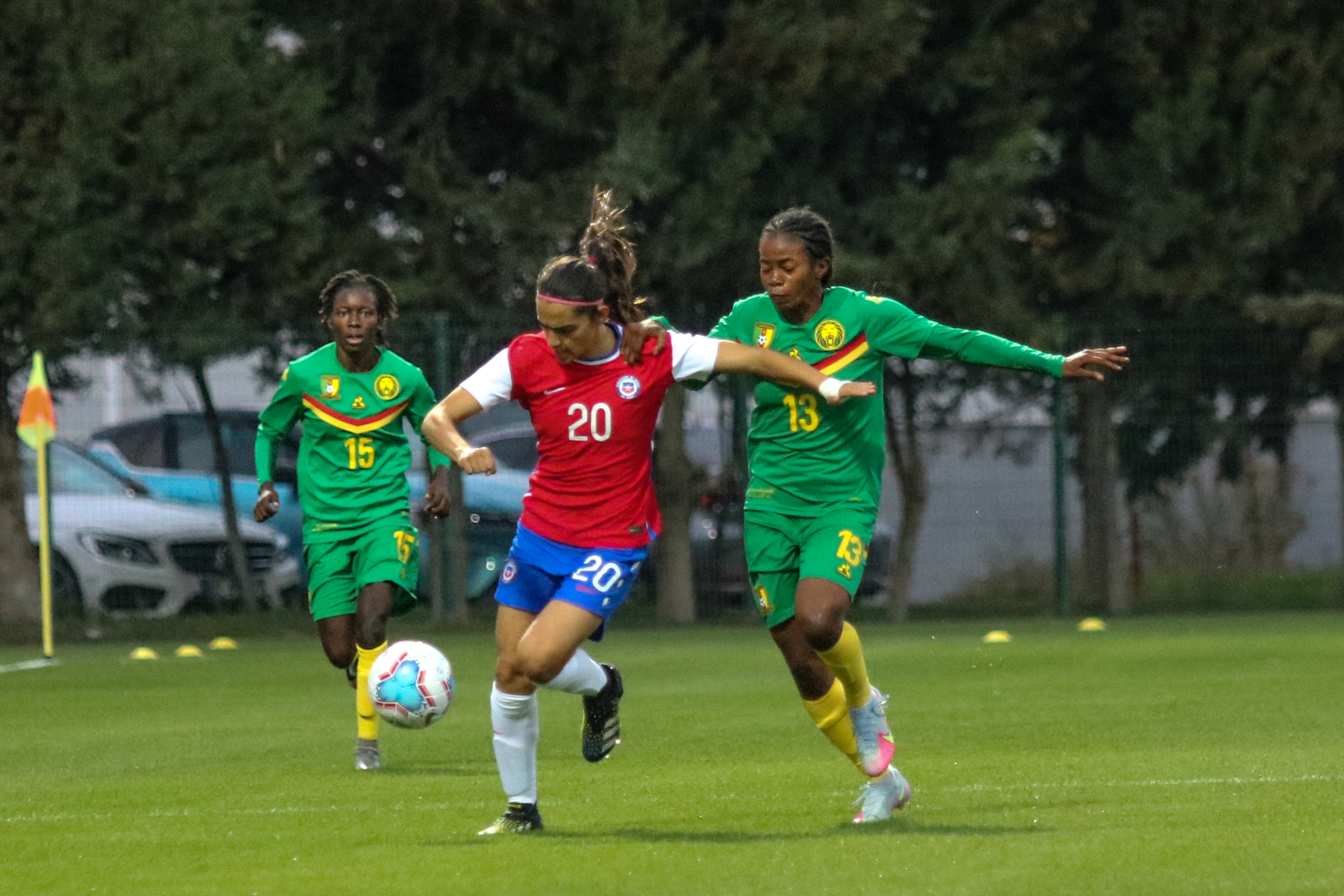 Chile y Camerún no pasaron del empate en la revancha