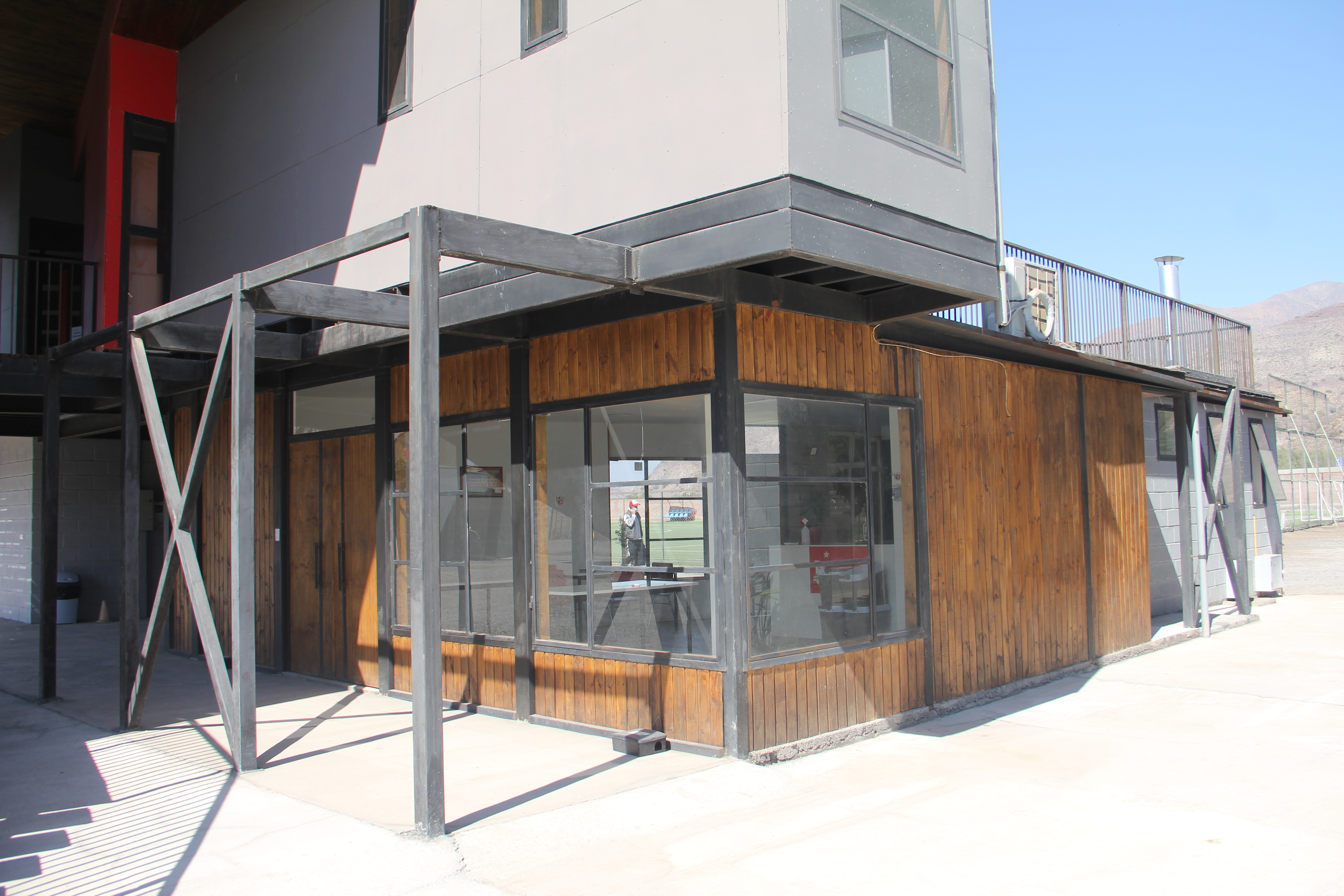 El Uní Uní tiene uno de los más extensos complejos deportivos de la Primera B.