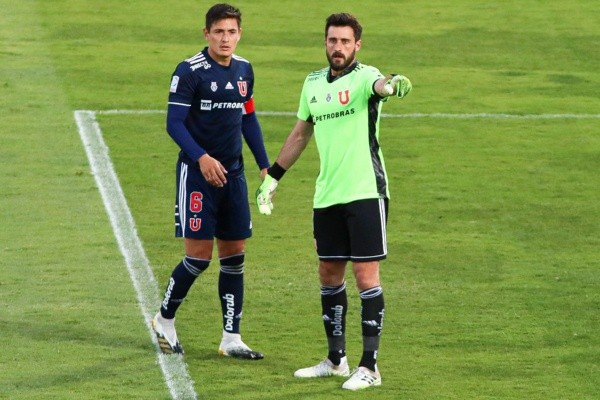 Fernando de Paul junto a Matías Rodríguez en uno de sus últimos partidos juntos en la U (Agencia Uno)