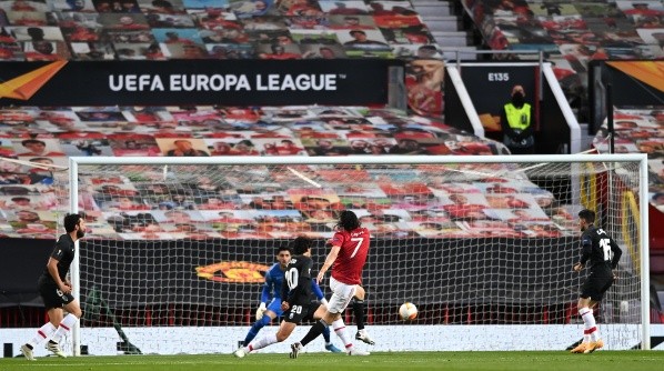 El gol de Cavani en el minuto seis sepultó las posibilidades de una reomtada del Granada. (Foto: Getty)
