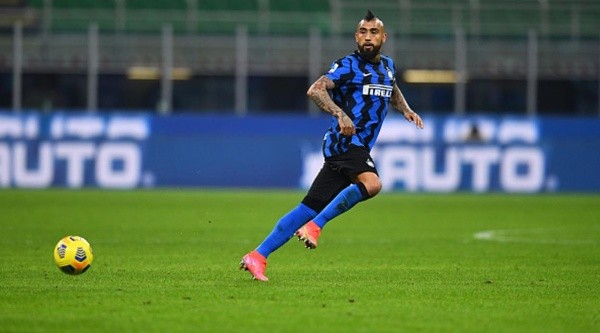MILAN, ITALY - MARCH 08:  Arturo Vidal of FC Internazionale in action during the Serie A match between FC Internazionale  and Atalanta BC at Stadio Giuseppe Meazza on March 08, 2021 in Milan, Italy. (Photo by Claudio Villa - Inter/Inter via Getty Images)