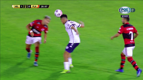 Pablo Galdames se pega un cabezazo y se rompe el labio.