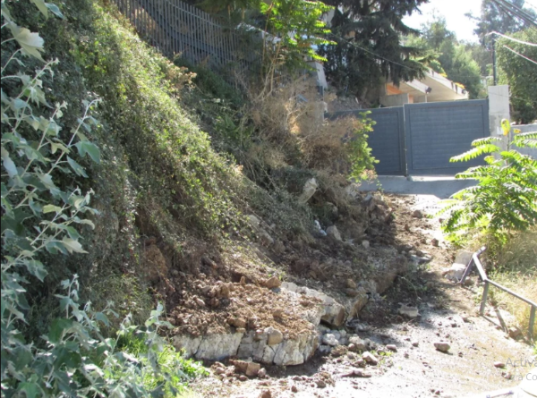El derrumbe en la propiedad de Alexis Sánchez. (Foto: Radio Bío Bío)