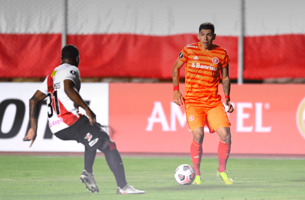Carlos Palacios estuvo en el primer tiempo ante Always Ready. Foto: Inter de Porto Alegre