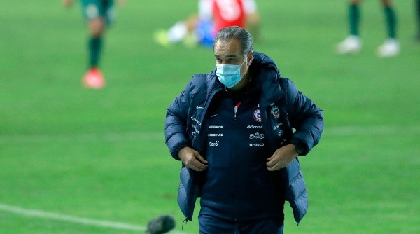 Lasarte recalcó que, en caso de suspensión por un estallido, se preocuparía primera de lo social antes que de la Roja. Foto: Agencia Uno