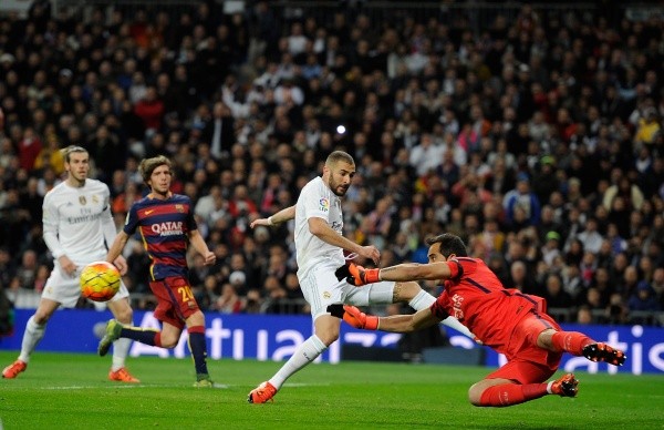 Claudio Bravo amargó en par de ocasiones a Real Madrid. (Foto: Getty Images)