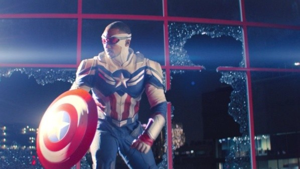Sam Wilson con su traje de Capitán América en The Falcon and The Winter Soldier. (3)