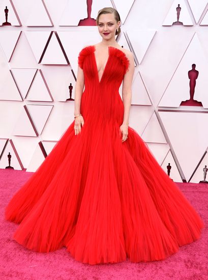 Looks alfombra roja de los Oscar 2021.(21)