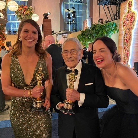 El Agente Topo en los Oscar 2021: Sergio Chamy y Maite Alberdi junto a Pippa Ehrlich, productora de la película ganadora Mi Maestro Pulpo.(1)