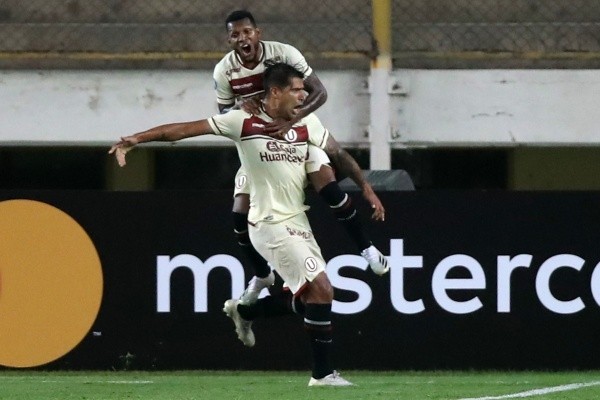 Enzo Gutiérrez casi se convierte en heroe. Anotó dos tantos en la derrota de La U frente a Palmeiras. (Foto: Getty)