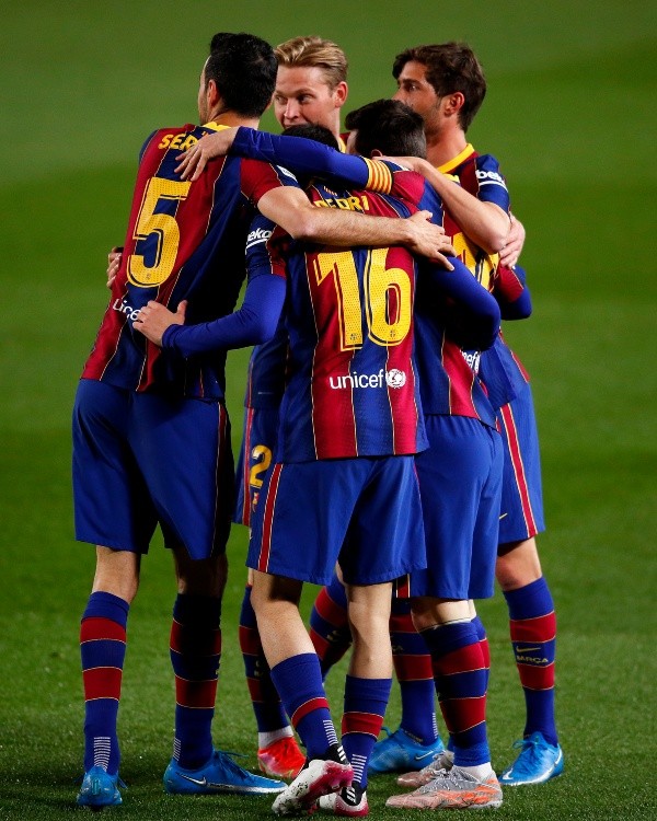 En los últimos 22 partidos de La Liga, el Barça solo ha caído en una ocasión, registro que los tiene a punto de ser punteros. (Foto: Getty)