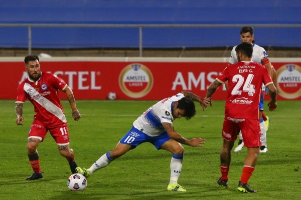 Universidad Católica quedó complicada en Copa Libertadores. Foto: Agencia Uno