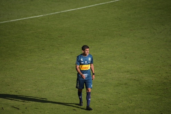 Julio Barroso fue el primer jugador expulsado en Everton. Foto: Agencia Uno.