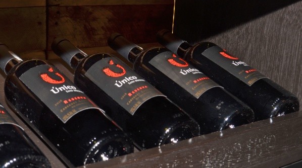 Luis Miguel, la serie: Este es el vino &quot;Único, Luis Miguel&quot;.(2)