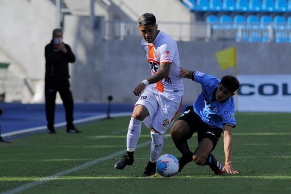 Gutiíerrez en Iquique marcando a Gaete en Cobresal, ambos serán titulares en Colo Colo - AgenciaUno