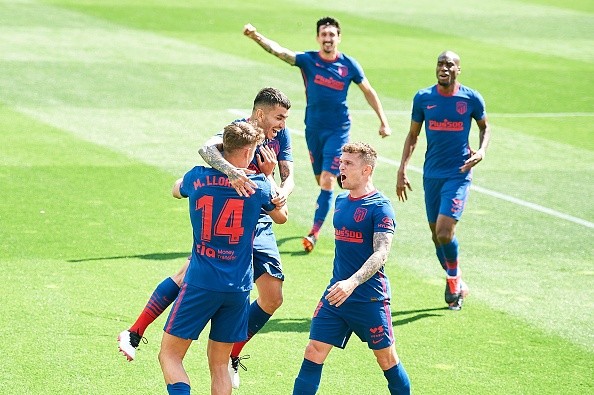 El Atlético Madrid ganó a Elche y sigue con la primera opción al título.