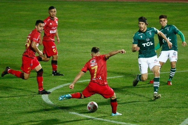 Wanderers enfrentará a la U con el registro de cero puntos y la derrota contra Ñublense. (Foto: Agencia UNO)