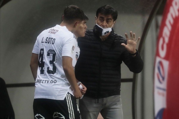 Para Quinteros, Colo Colo debe alcanzar Copa Libertadores y no Copa Sudamericana. Foto: Agencia Uno