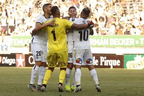 Brayan Cortés completará 100 partidos con Colo Colo en el encuentro ante Palestino. Foto: Agencia Uno.