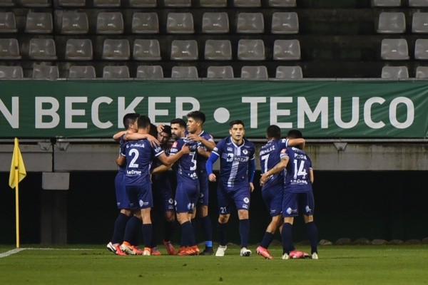 Santa Cruz se abrazó ante Deportes Temuco (Agencia Uno)