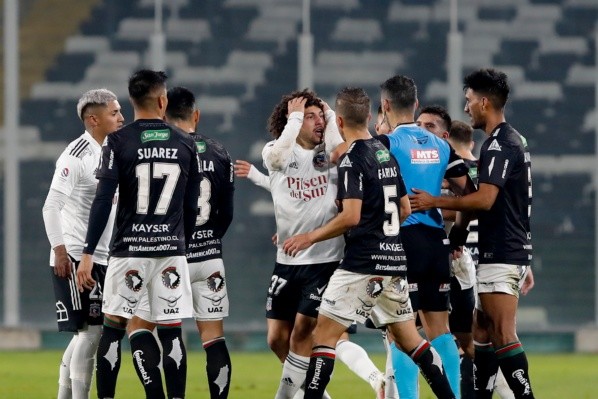 En Colo Colo quedaron muy molestos con Fernando Véjar por el arbitraje ante Palestino. Foto: Agencia Uno.
