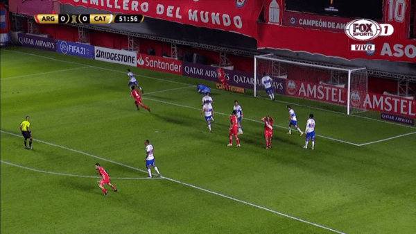 El portero cruzado tapó en doble instancia(FOTO: FOX Sports)