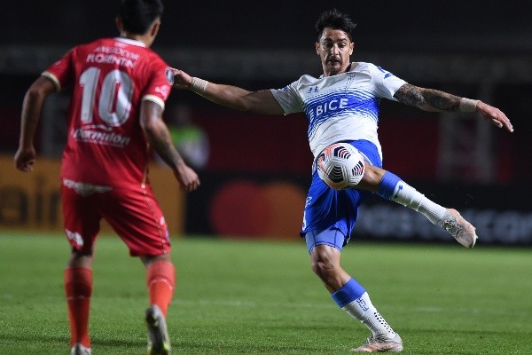 El Toro Zampedri abrió la cuenta para la UC a los 74′ de juego.