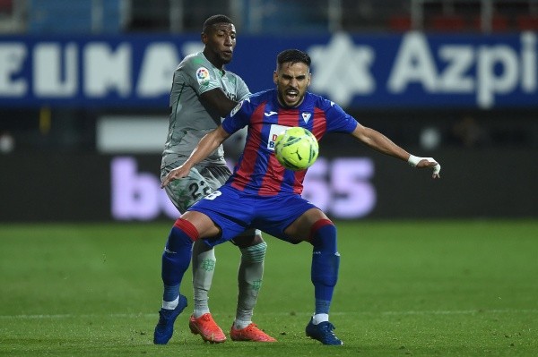 El Betis de Pellegrini y Bravo empató 1-1 contra Eibar.