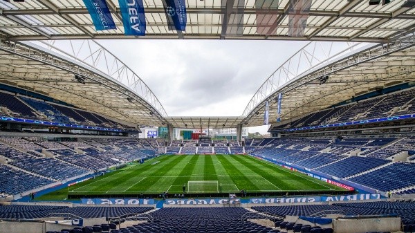 El imponente estadio Do Dragao de Porto, sede de la final de Champions League. (Foto: UEFA)