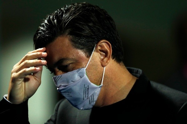 Gallardo tiene un gran dolor de cabeza y no tiene covid. La clasificación a octavos de final no está asegurada y vienen de ser eliminados de la Copa de la Liga Profesional. (Foto: Getty)