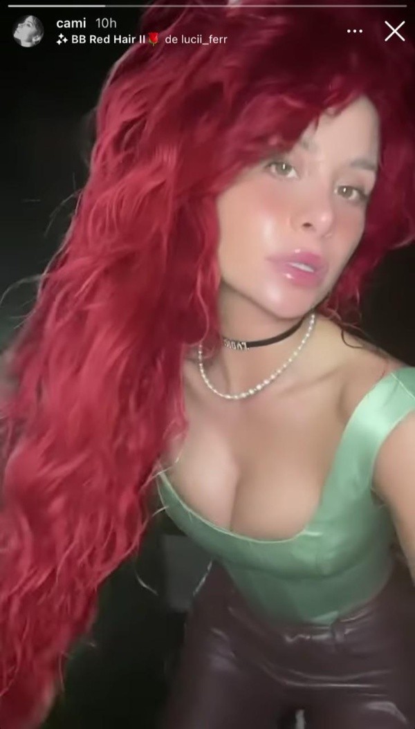 Cami Gallardo y su falso cabello rojo, en Instagram.(2)