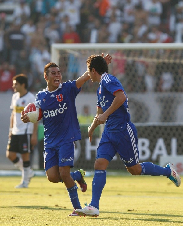 Gustavo Canales y Eduardo Vargas en la campaña 2011 de Universidad de Chile (Agencia Uno)