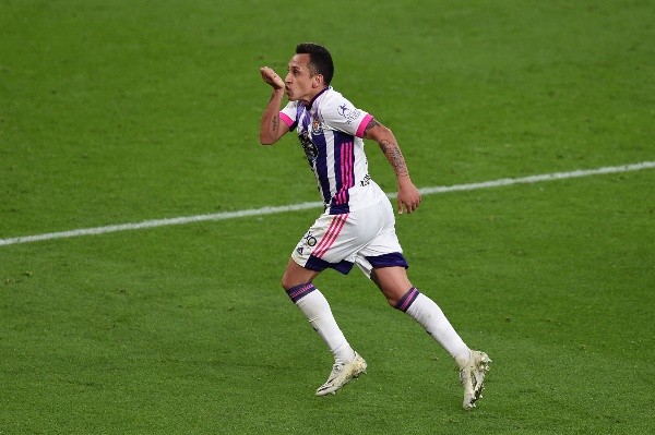 Real Valladolid perdió a uno de sus mejores jugadores con la lesión de Fabián Orellana, pero van por el milagro sin el Histórico. (Foto: Getty)