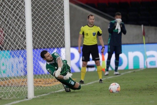 Gabriel Arias se ha consolidado en el arco de Racing. Foto: Getty.