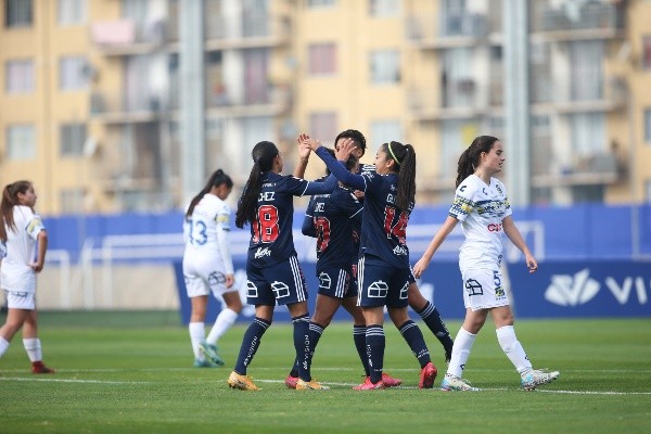 Las Leonas vuelven a festejar en el Campeonato Nacional Femenino (Javiera Mera - Prensa U de Chile)